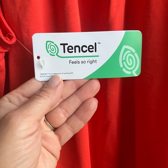 Lands' End Vibrant Red Tank Top - Picture 4 of 6